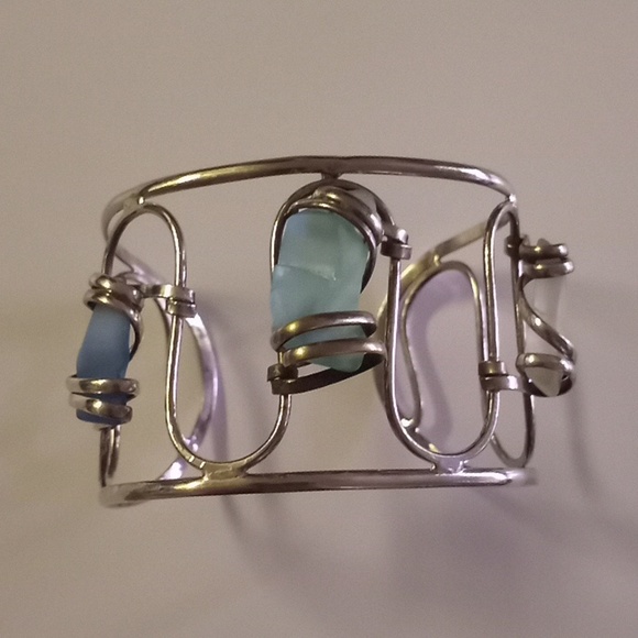 Artisan Alpaca-Wire Sea Glass Bracelet - Picture 3 of 13